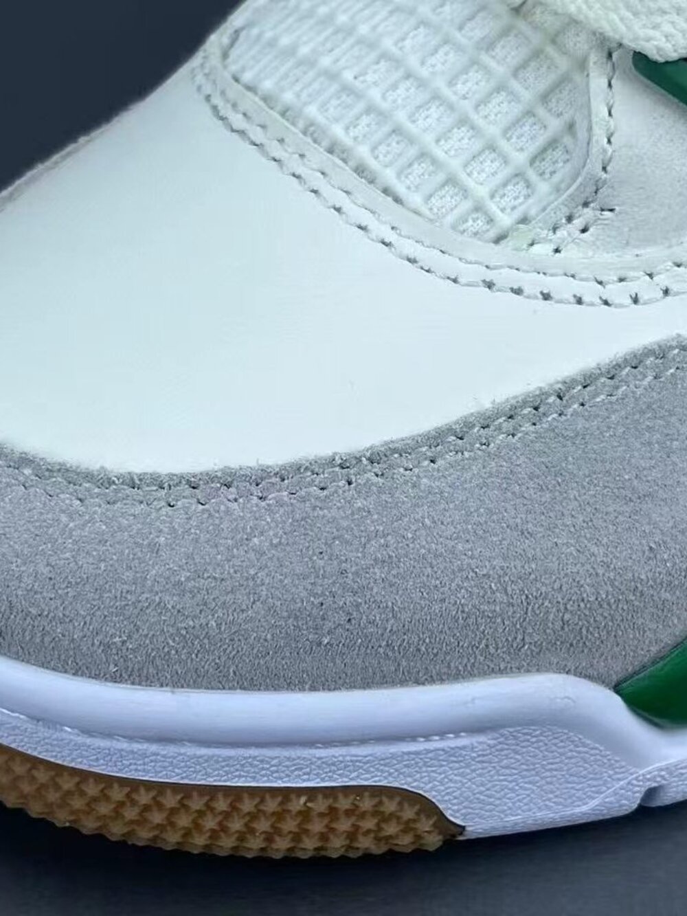 Jordan Men’s Athletic Shoes White Green Red Accents - Picture 6 of 7